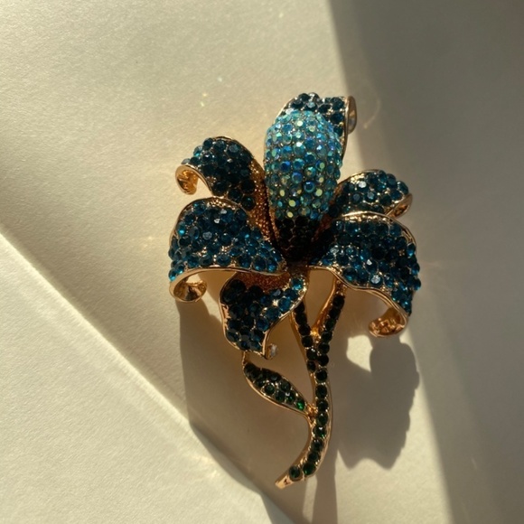 STUNNING flower pendant - Picture 6 of 14
